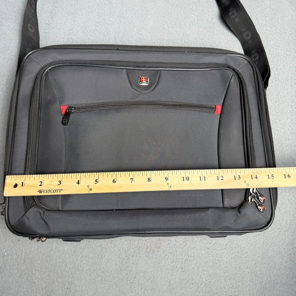 SwissGear Wenger Insight Laptop Messenger Bag Black Gray GA-7439-14 Briefcase